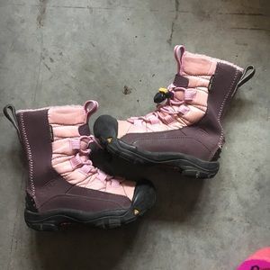 Pink keen dry boots size 9